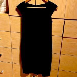 Ann Taylor, size 2P, Scoop Neck, Zip Pocket Dress in Bi-Stretch, Black